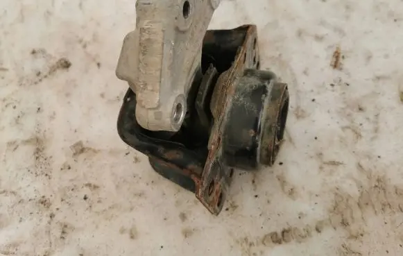 Citroen Berlingo Engine mount bracket 9688202678