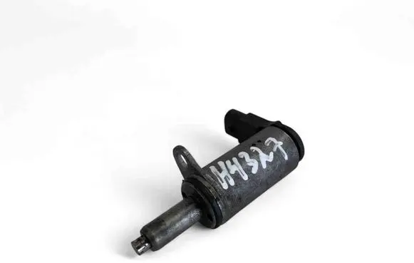 Audi A1 Camshaft position sensor 06H103697A