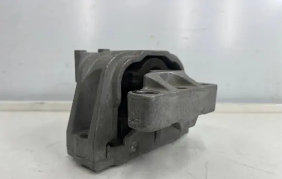Skoda Octavia Mk2 (1Z) Engine mount bracket 1K0199262AJ