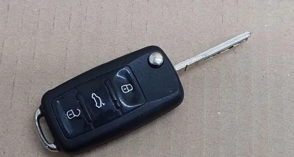 Volkswagen Golf VI Ignition key/card 