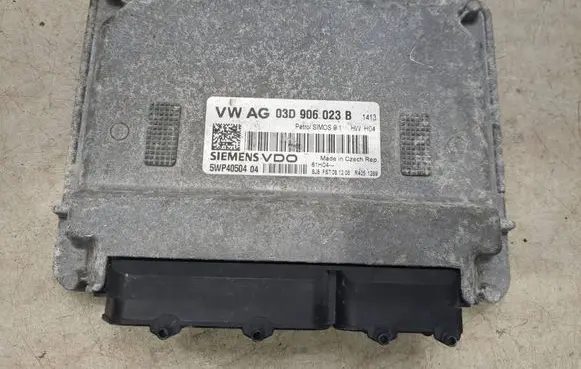 Volkswagen Fox Engine control unit/module 03D906023B 5WP4050404