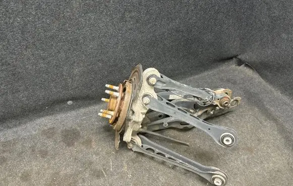 Chevrolet Camaro Rear wheel hub spindle/knuckle 