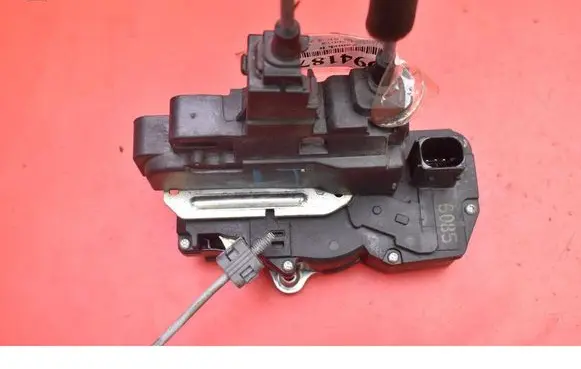 Chevrolet Captiva Rear door lock