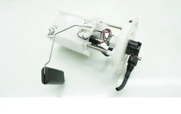 Suzuki Swift IV In-tank fuel pump 15100-52R02