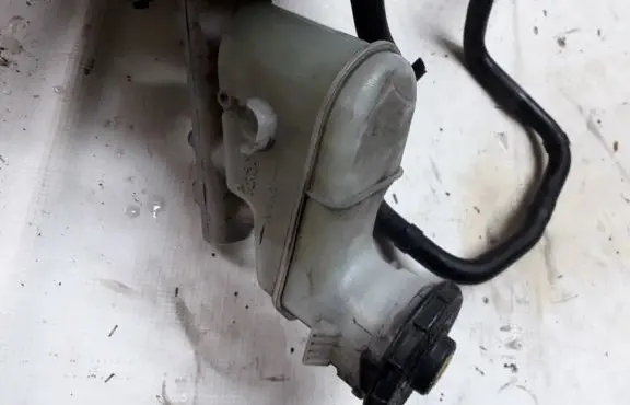 Honda Accord Master brake cylinder
