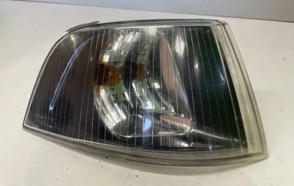 Volvo S40, V40 Front indicator light