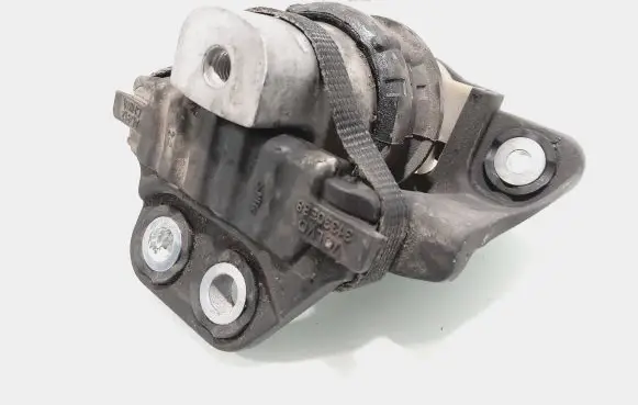 Volvo S90, V90 Engine mount bracket 31330588