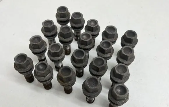 Volvo S90, V90 Nuts/bolts 