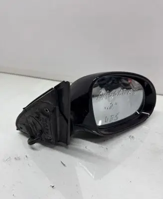 Volkswagen PASSAT B6 Front door electric wing mirror 3C0857934