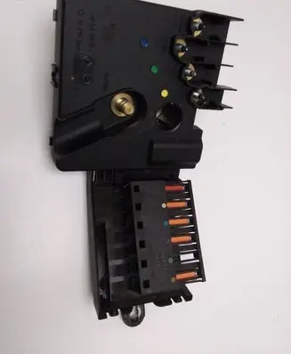 Mercedes-Benz E W211 Fuse box set A211546 013948371