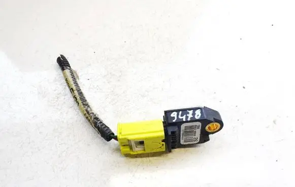Toyota Avensis T270 Airbag deployment crash/impact sensor 8983105040 89831-05040