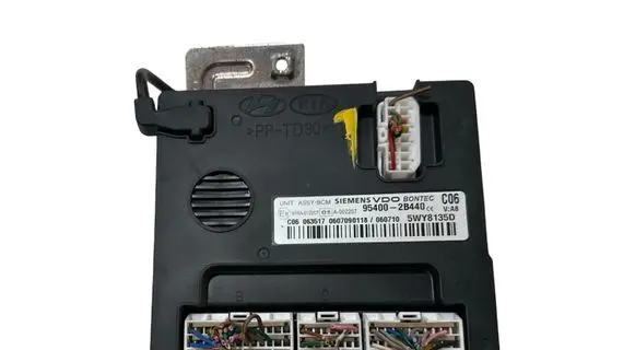 Hyundai Santa Fe Comfort/convenience module 954002B440 97RA013307 5WY8135D