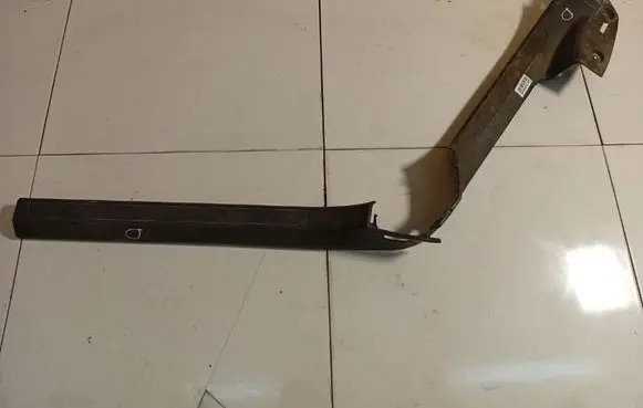 Volkswagen PASSAT B6 Front sill trim cover 3C0853370