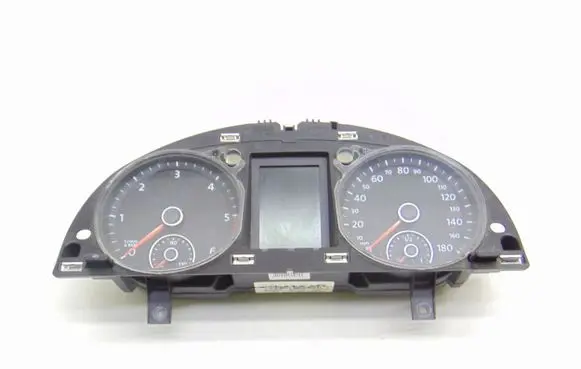 Volkswagen PASSAT CC Speedometer (instrument cluster) 3C8920970P