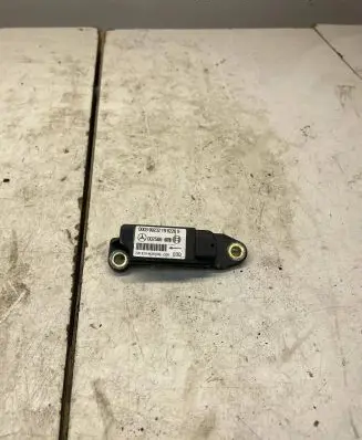 Mercedes-Benz S W220 Airbag deployment crash/impact sensor A2208204426 002509 000399232190223