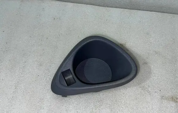 Nissan Almera Tino Cup holder 682754U200
