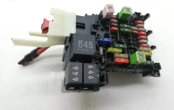Volkswagen Golf VII Fuse module 4H0951253C 1518109894