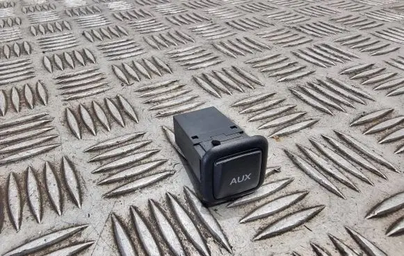 Audi A1 AUX in-socket connector 