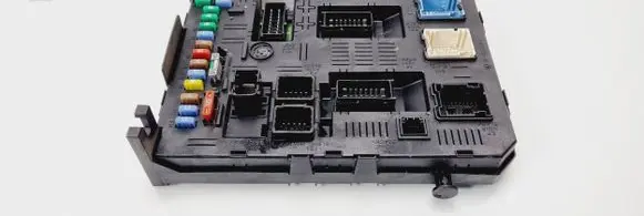 Peugeot 307 Fuse module 9661940180 216760315B 281174310A