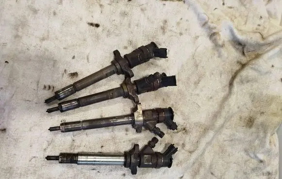 Citroen Berlingo Fuel injectors set 0445110311