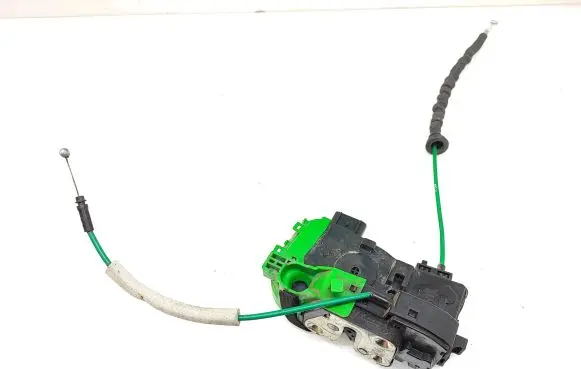 Hyundai i40 Front door lock 813203Z020