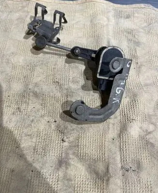 Mercedes-Benz C W205 Air suspension front height level sensor A2229050503