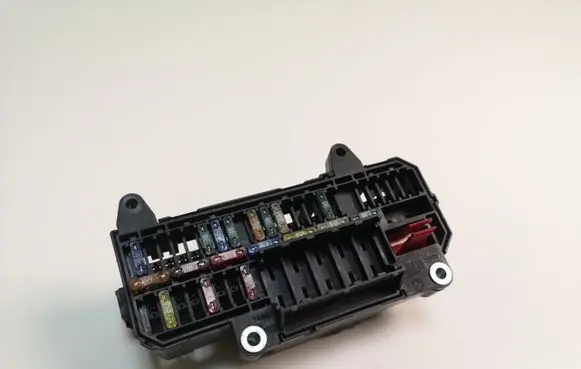 BMW 7 E65 E66 Fuse module 6900583