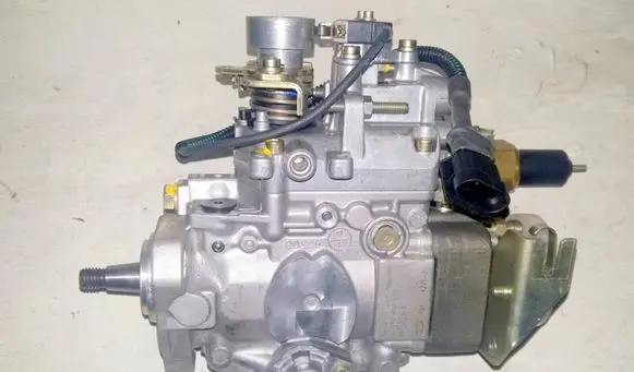 Renault Trafic I Fuel injection high pressure pump 0460404087