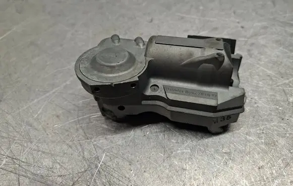 Mercedes-Benz E W211 Steering wheel lock A2034621130