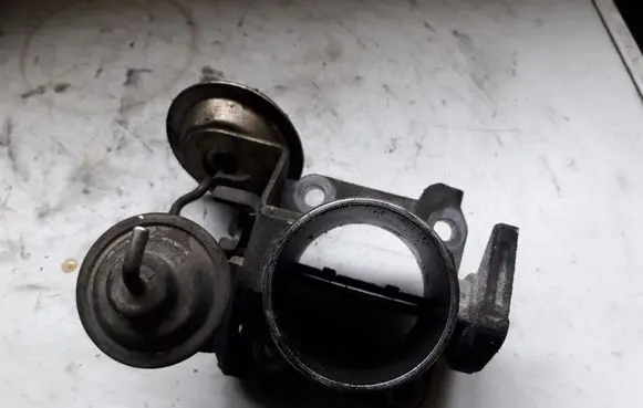 Toyota Avensis T220 Engine shut-off valve 
