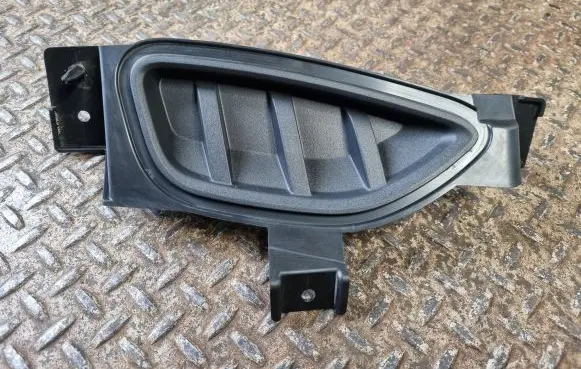 Ford Escape IV Front fog light trim/grill LJ6B15A246 LJ6B15A246ABW