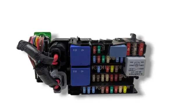 Renault Megane III Fuse module 1801330
