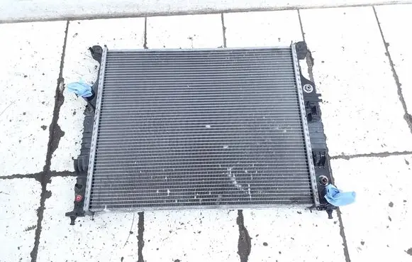 Mercedes-Benz R W251 Coolant radiator 