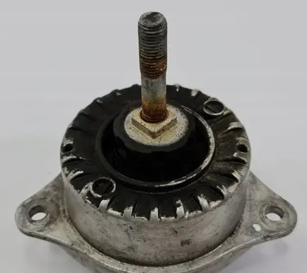 Porsche Boxster 986 Engine mount bracket 99337504906