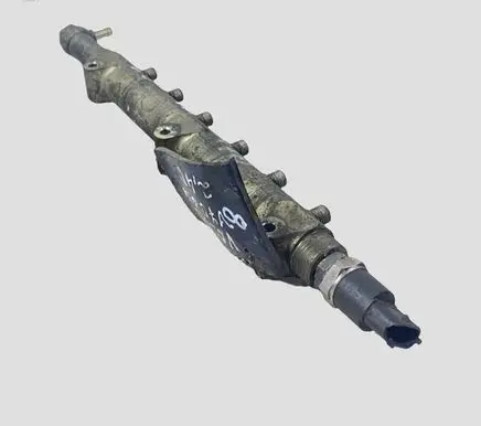 Volvo V70 Fuel main line pipe 8658252 0445215010 001327L1