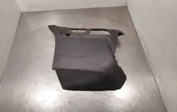 Rear bumper corner part panel trim