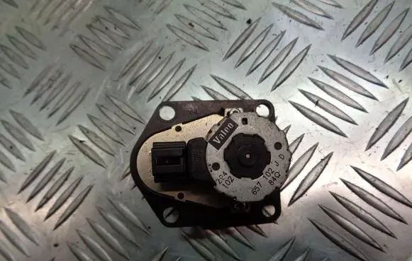 Peugeot 607 A/C air flow flap actuator/motor 657102JD