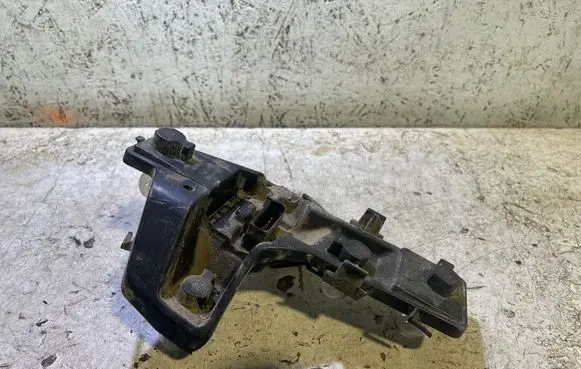 Volkswagen Touran I Tail light bulb cover holder 1T0945257A