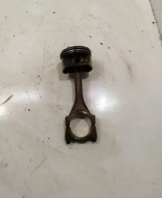 Audi A6 S6 C6 4F Piston with connecting rod