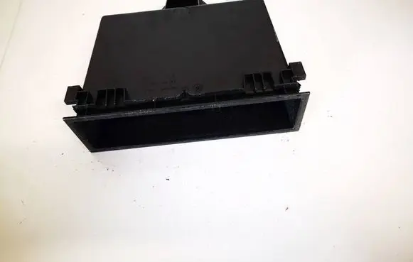 Volkswagen Golf IV Glove box 1j0857058b