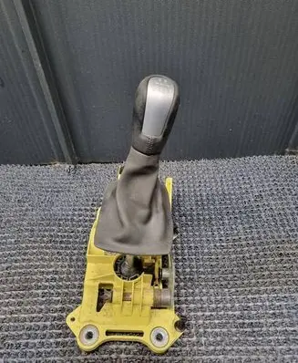 Volvo V50 Gear shifter/selector 30787906