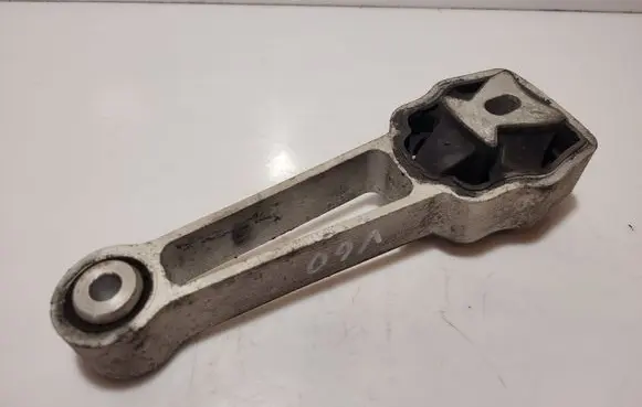 Volvo V60 Engine mount bracket