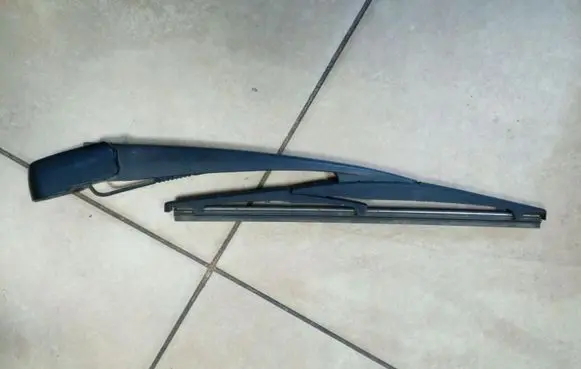 Fiat Sedici Rear wiper blade arm