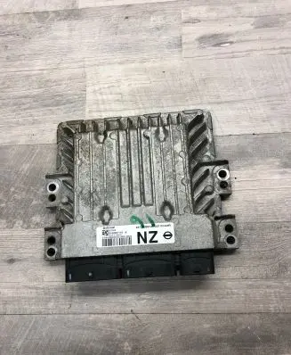 Nissan Qashqai+2 Engine control unit/module S180067173A SID305