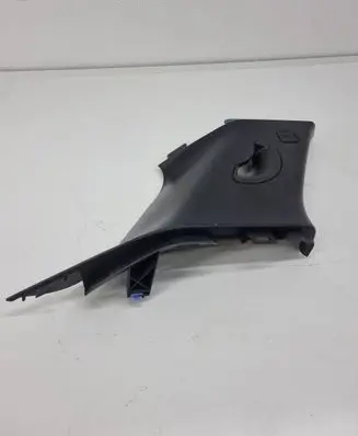 (D)pillar trim (top)