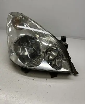 Toyota Corolla Verso AR10 Headlight/headlamp 3124