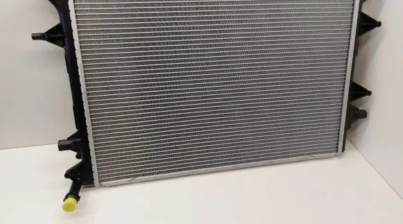 Volkswagen Jetta VI Coolant radiator