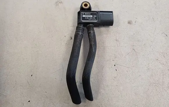 Mercedes-Benz C AMG W204 Exhaust gas pressure sensor 0281006279