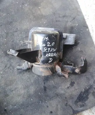 Toyota Auris 150 Engine mount bracket