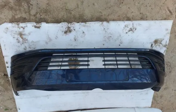 Volkswagen Golf VII Front bumper 